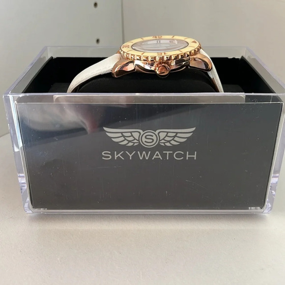 NWT Skywatch Dive Watch White and Rose Gold White Strap - Picture 2 of 9